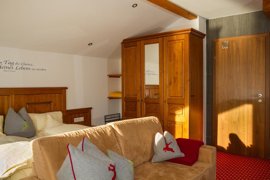 Haus Hirschpoint Otel Faistenau Oda fotoğraf